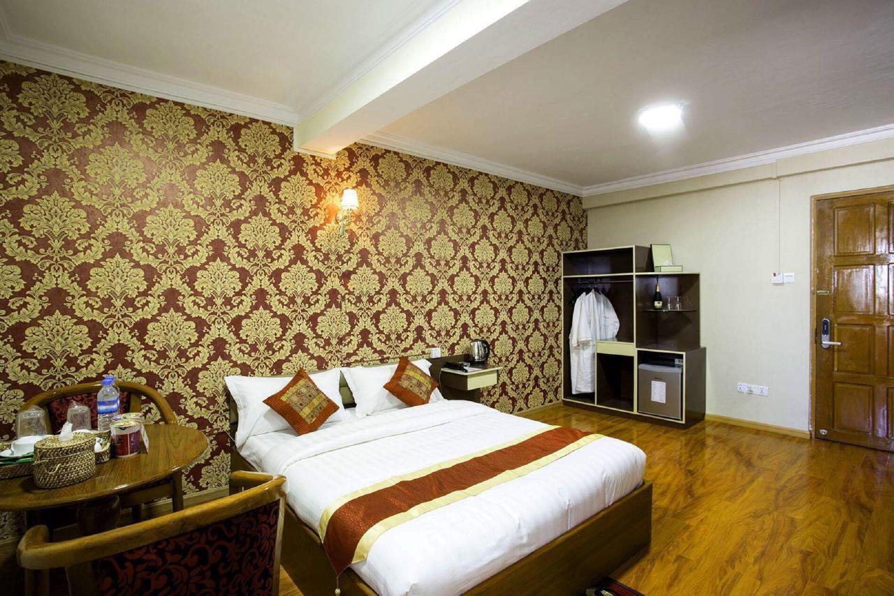 Thiha Bala Hotel Pyin U Lwin Exterior foto
